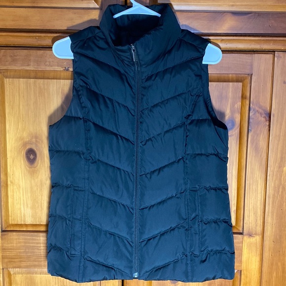 Lands’ End Women’s Black Zip-Up Vest